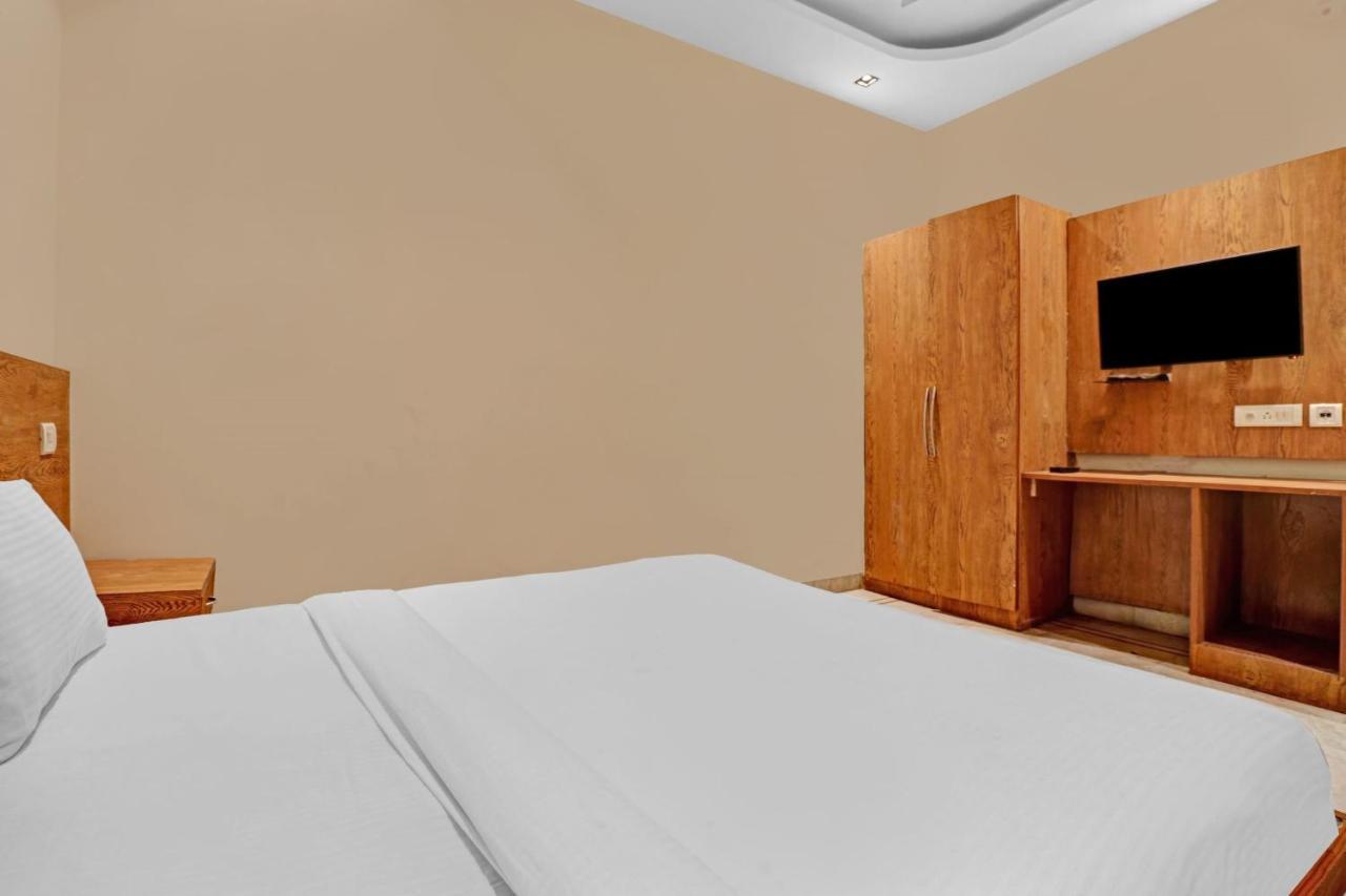 Airport Hotel Goodluck New Delhi Buitenkant foto