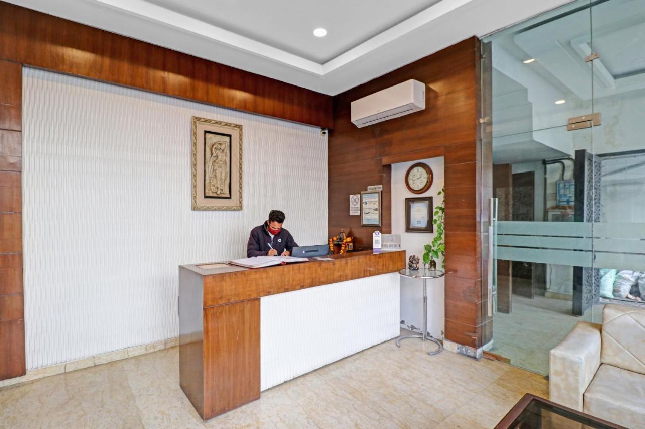 Airport Hotel Goodluck New Delhi Buitenkant foto