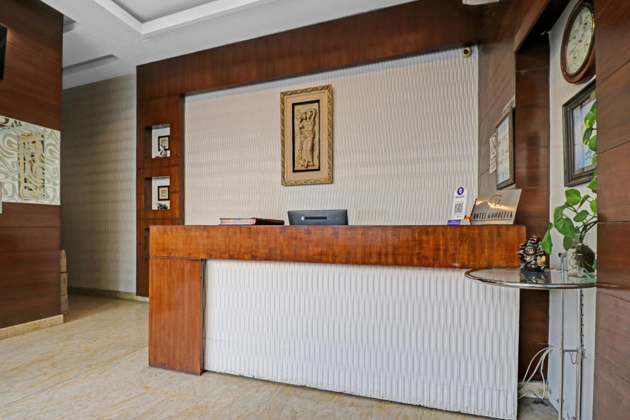 Airport Hotel Goodluck New Delhi Buitenkant foto